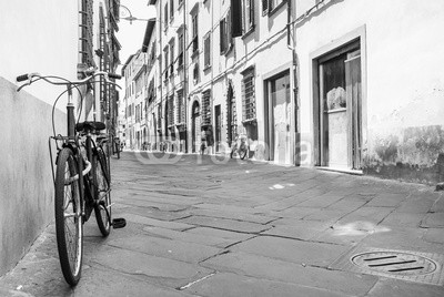 Bike a Tuscany street