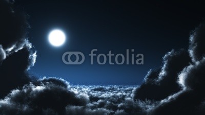 Über den Wolken bei Mondschein